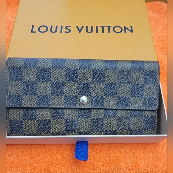 Louis Vuitton Damier Ebene Pattern Coated Canvas Wallet w/box - Picture 12 of 14